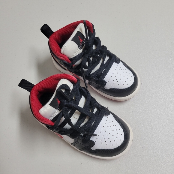 Nike Jordan 1 Mid Bread 640735-122 Toddler Shoes Sneakers Size 6c. - Picture 2 of 9